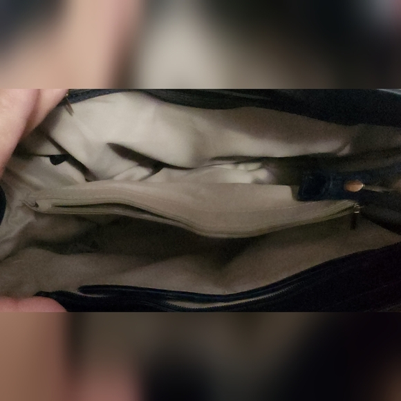 Elegant Blue Purple Crocodile-Embossed Handbag - Picture 3 of 5